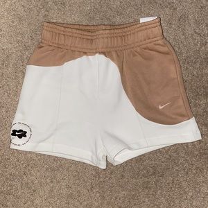 Nike Woman’s Sportswear Color Clash Fleece Shorts